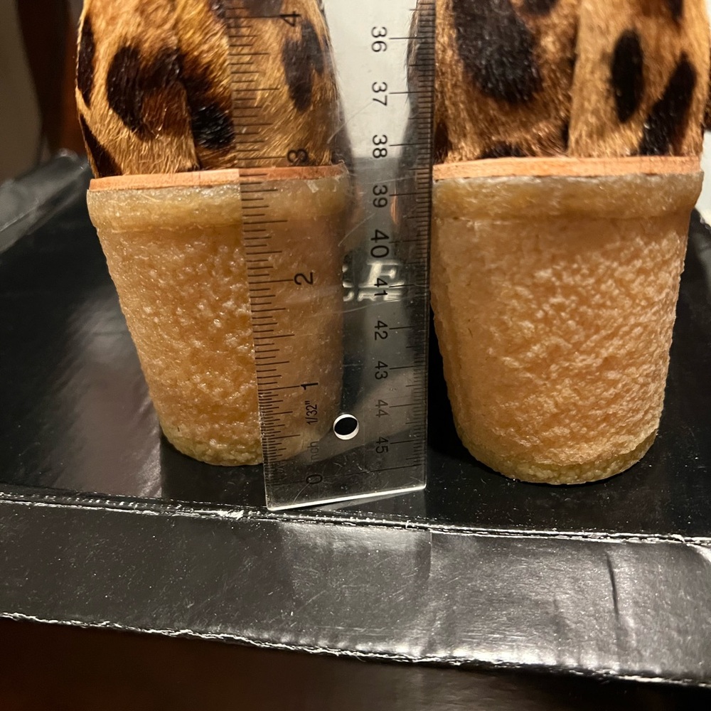 NWOT Lauren Ralph Lauren Leopard Print Heeled Boots Size 6.5 - Picture 3 of 6